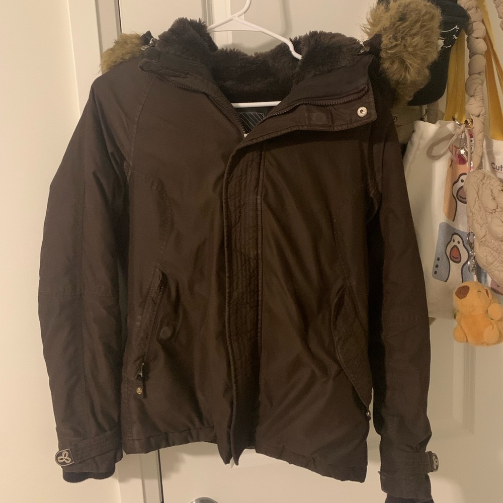 TNA summit parka short M